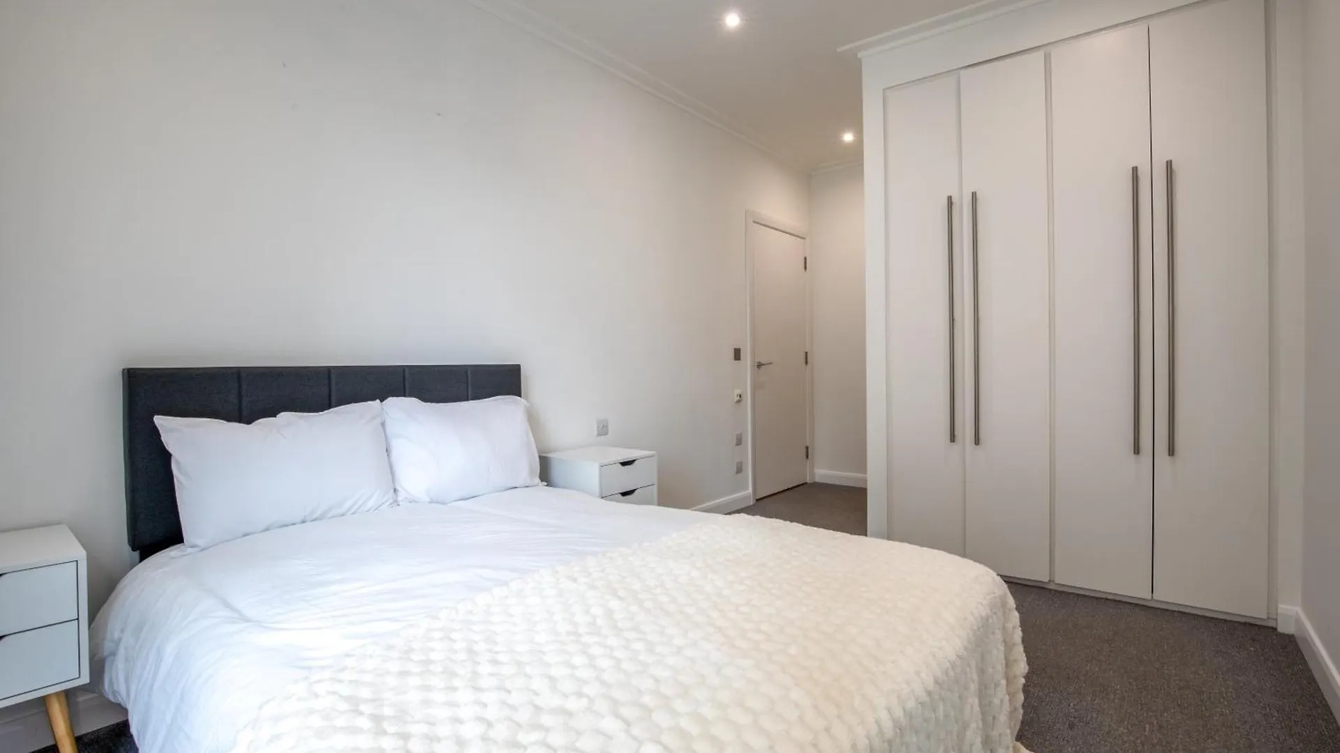 Londwell, Canary Wharf River Thames Balcony Apartment London United Kingdom