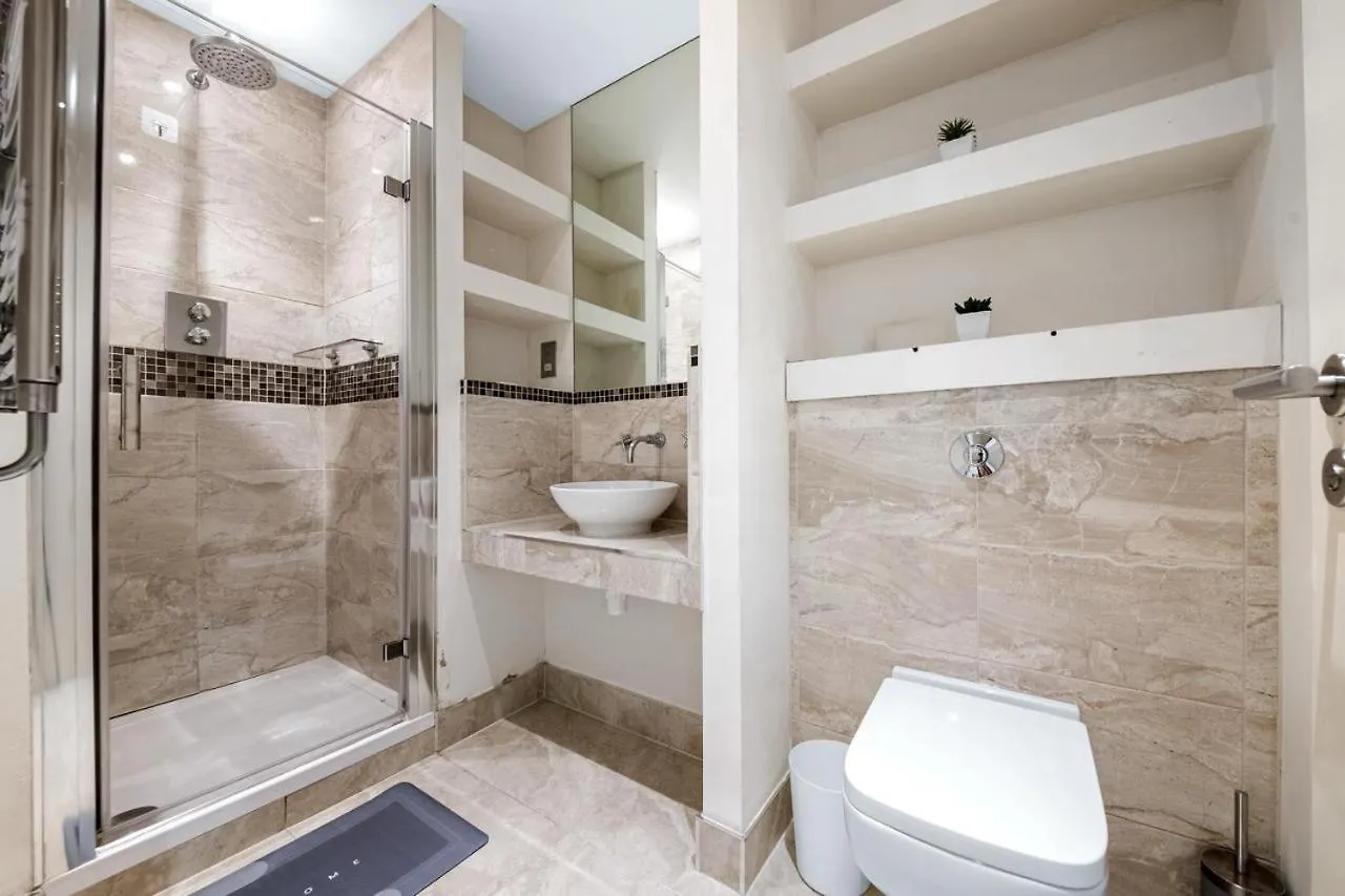 Londwell, Canary Wharf River Thames Balcony Apartment London