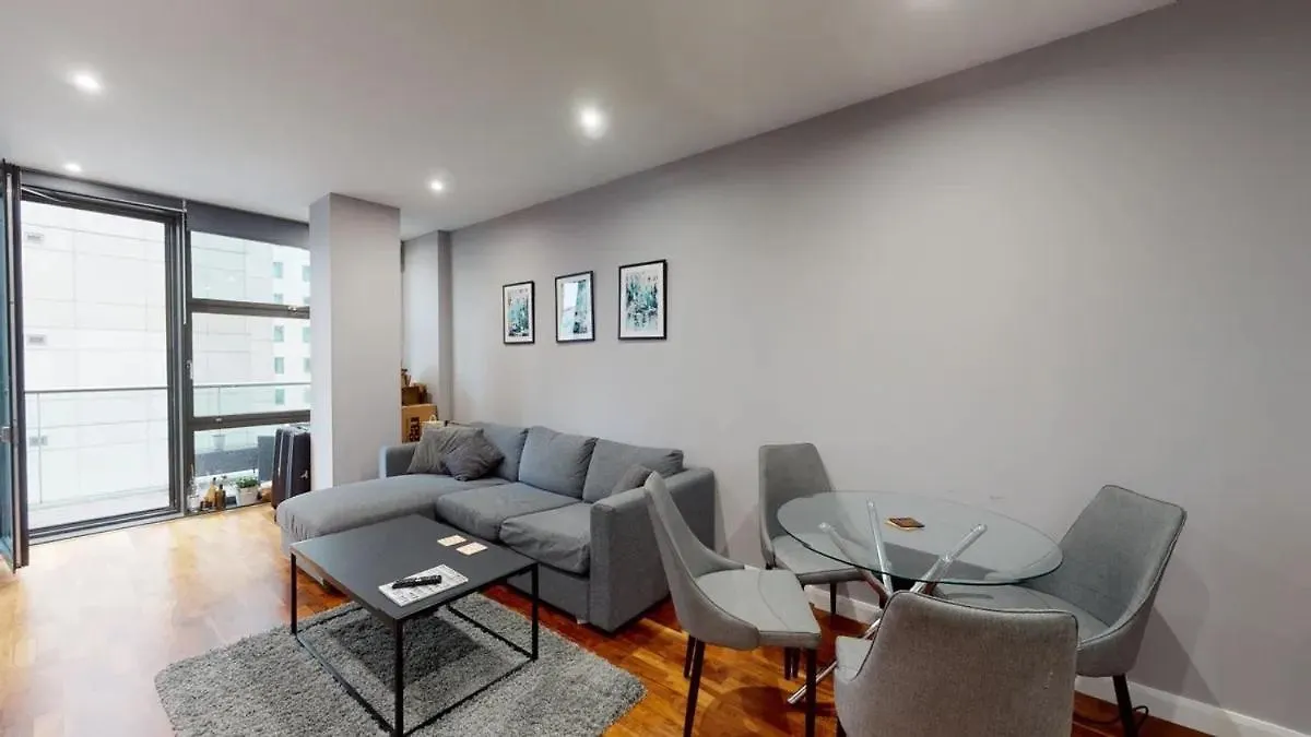 Londwell, Canary Wharf River Thames Balcony Apartment London